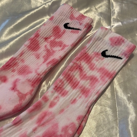 UNISEX Custom tie-dyed pink Nike socks - Picture 1 of 1
